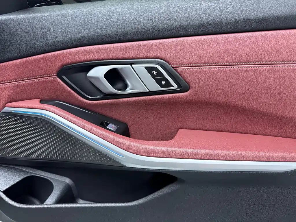 BMW 3 Series 2023 — фото 18