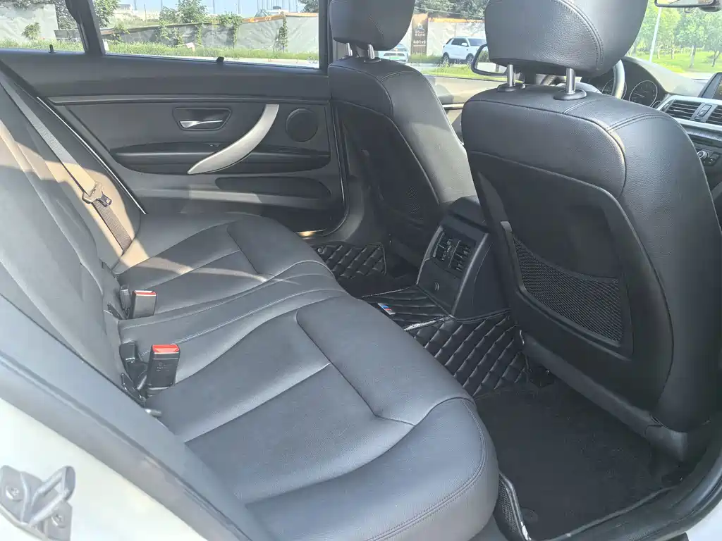 BMW 3 Series 2015 — фото 12