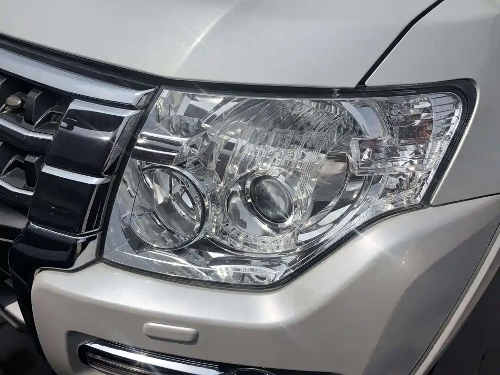 Mitsubishi Pajero 2018 — фото 3