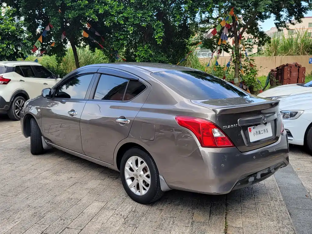 Nissan Sunny 2013 — фото 4