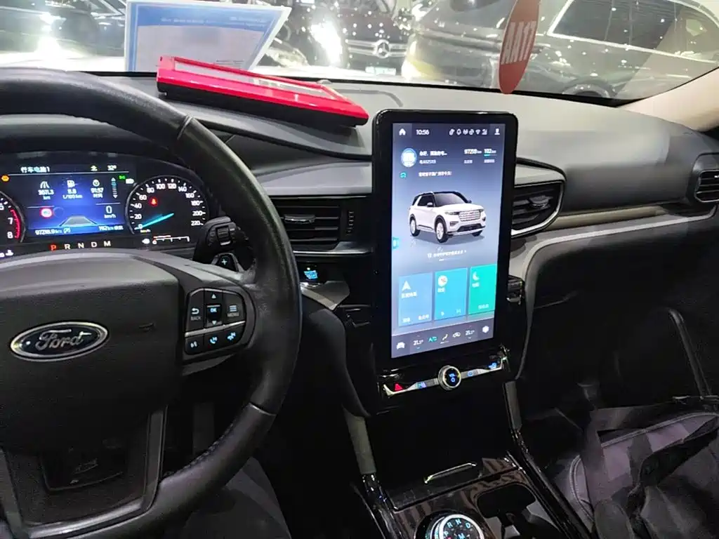 Ford Explorer 2021 — фото 10