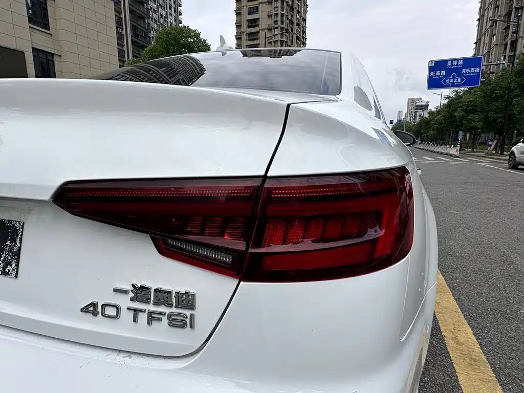 Audi A4L 2019 — фото 21
