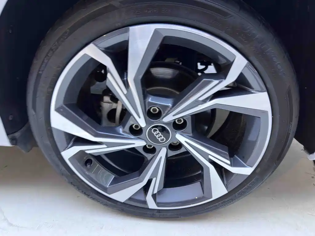 Audi A3 2024 — фото 23