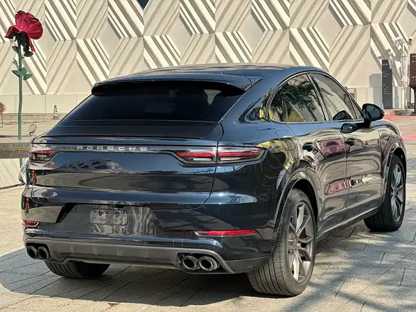 Porsche Cayenne 2022