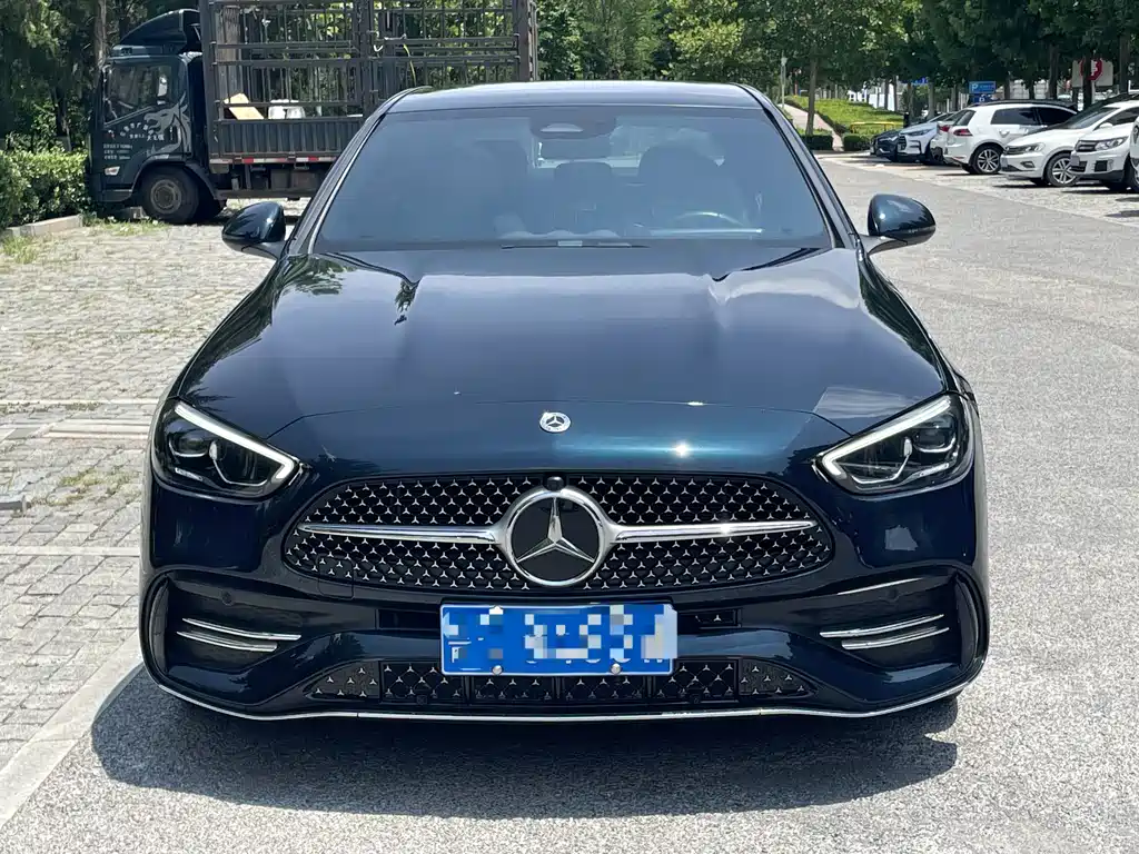 Mercedes-Benz C-Class 2024