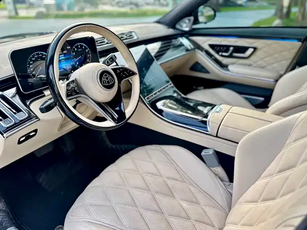 Mercedes-Benz S-Class 2012