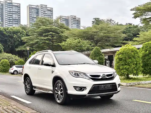 BYD S7 2015