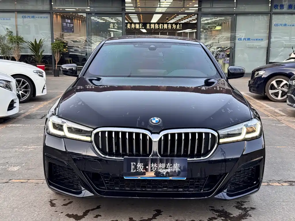 BMW 5 Series 2021 — фото 1