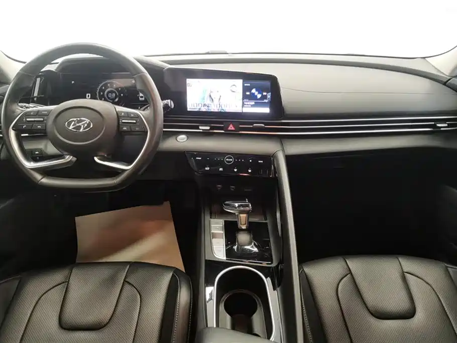 Hyundai Elantra 2020 — фото 12