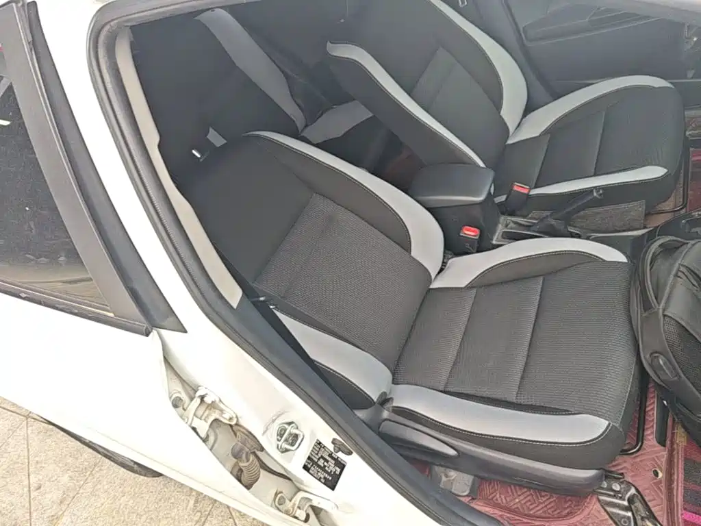 Toyota Yaris L 2022 — фото 25