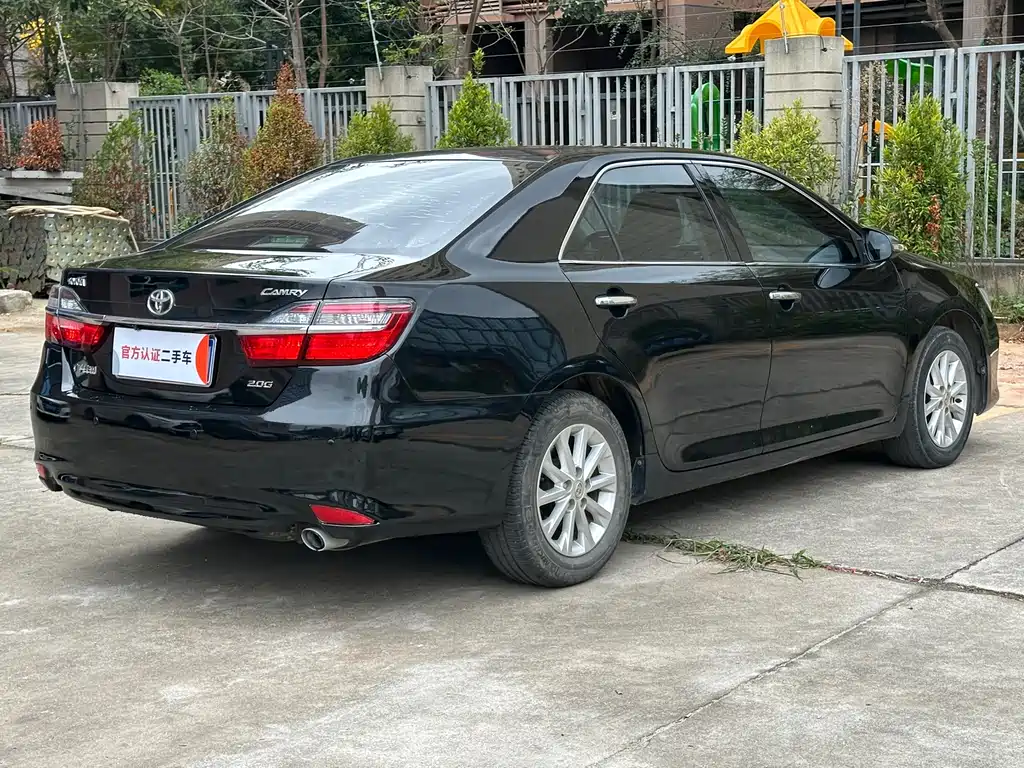 Toyota Camry 2016 — фото 9