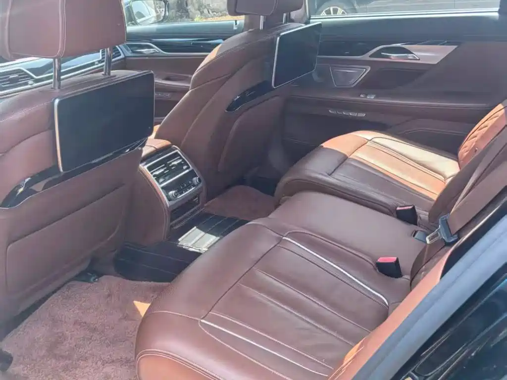 BMW 7 Series 2018 — фото 4