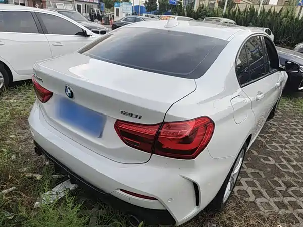 BMW 1 Series 2021