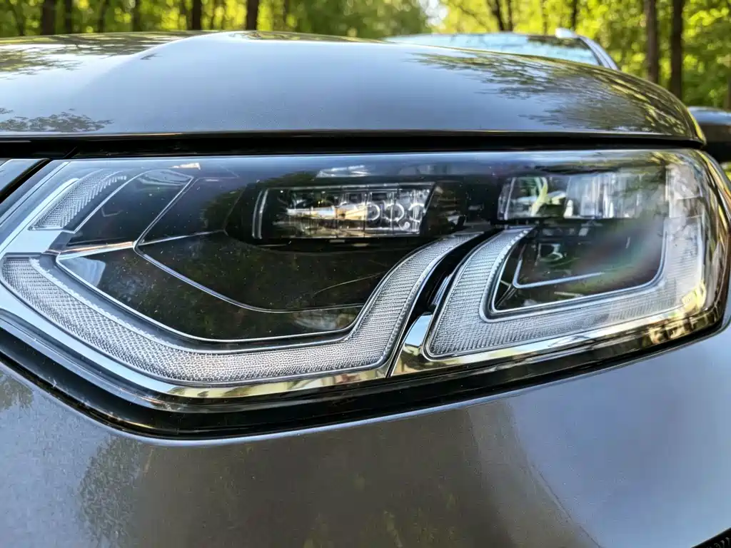 Land Rover Discovery Sport 2022 — фото 23