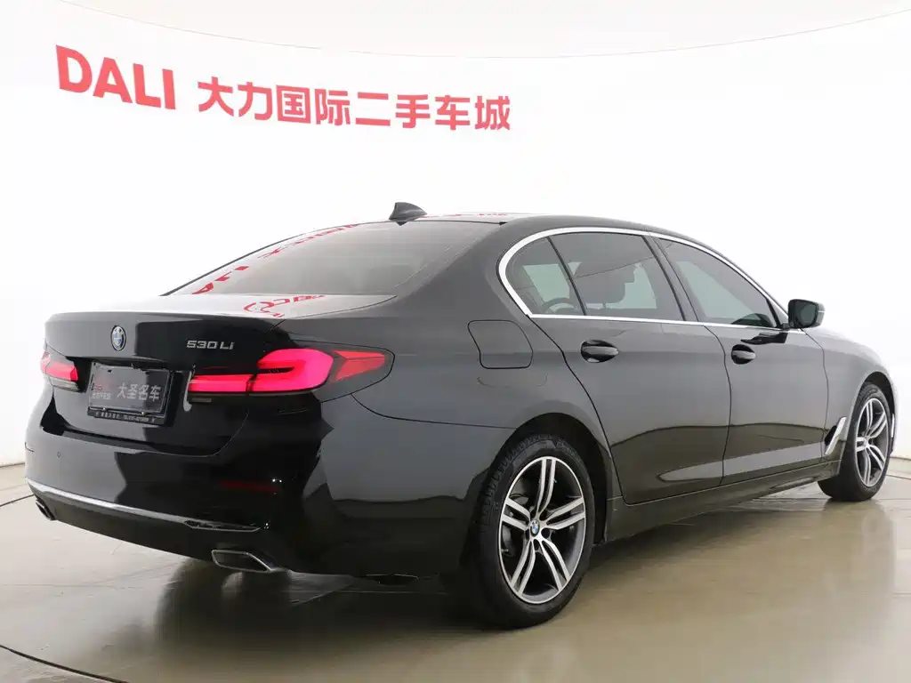 BMW 5 Series 2022 — фото 14