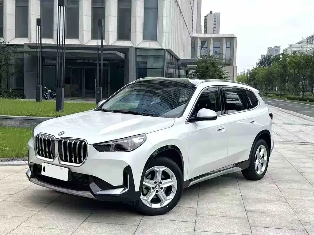 BMW X1 2023 — фото 1