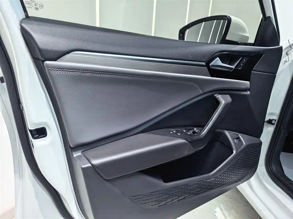 Volkswagen Sagitar 2020 — фото 10