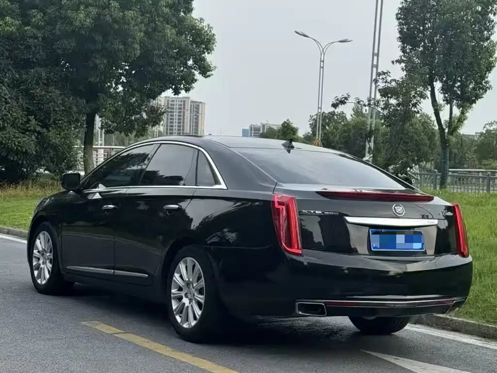 Cadillac XTS 2015 — фото 4