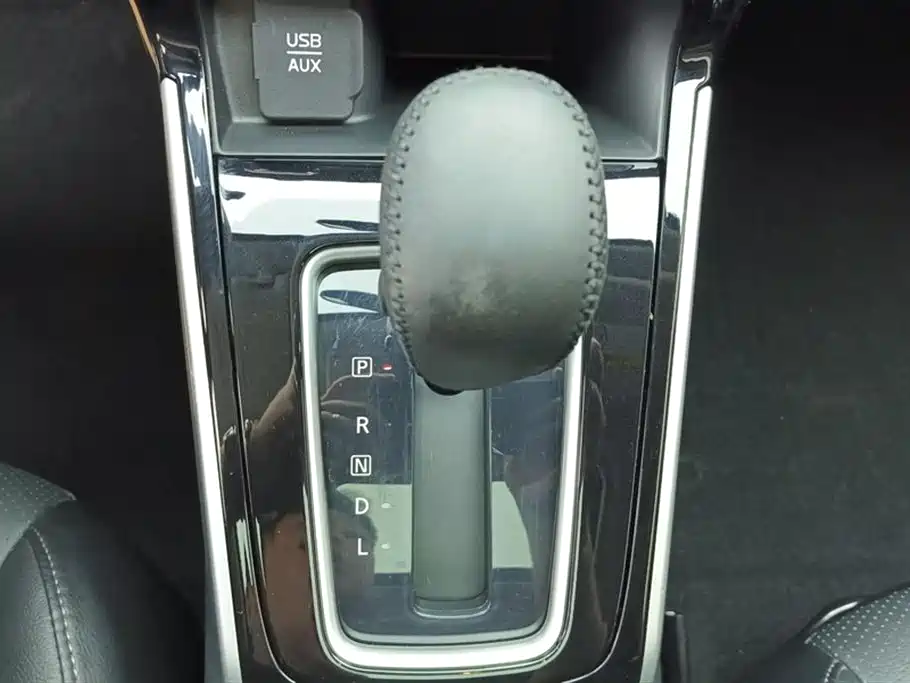 Nissan Sylphy 2017 — фото 16