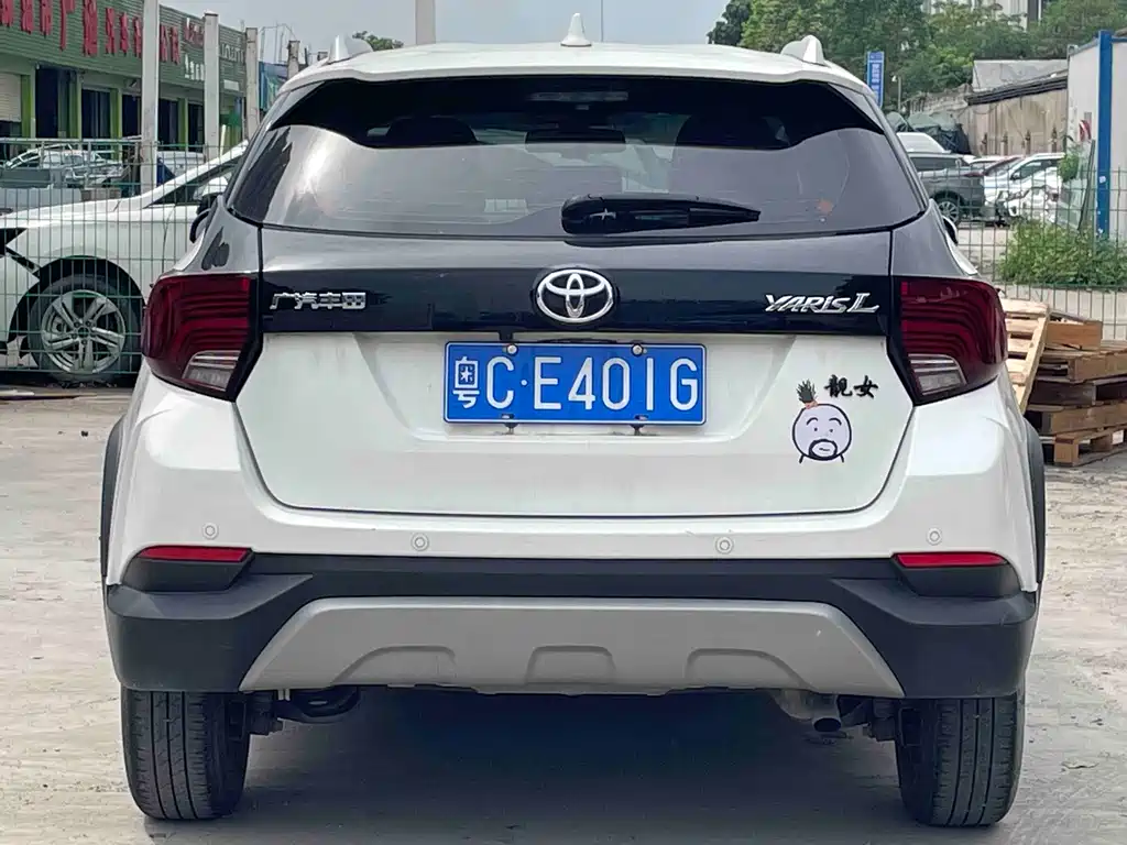 Toyota Yaris L 2022 — фото 8