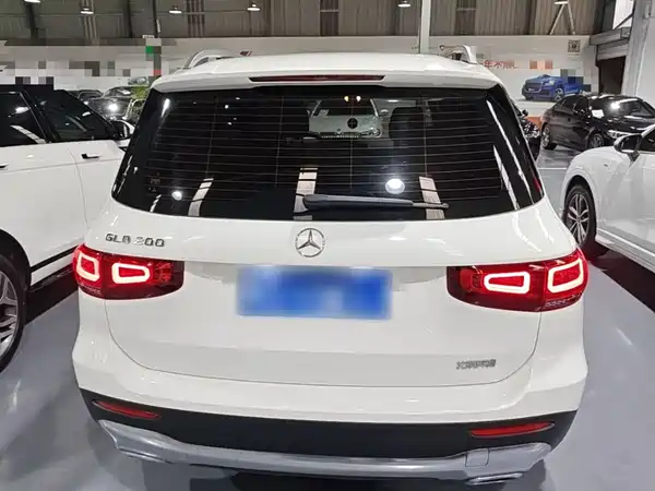 Mercedes-Benz GLB 2023