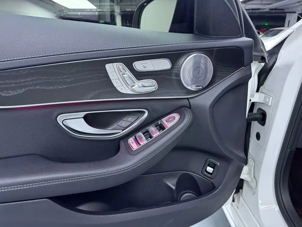 Mercedes-Benz C-Class 2021