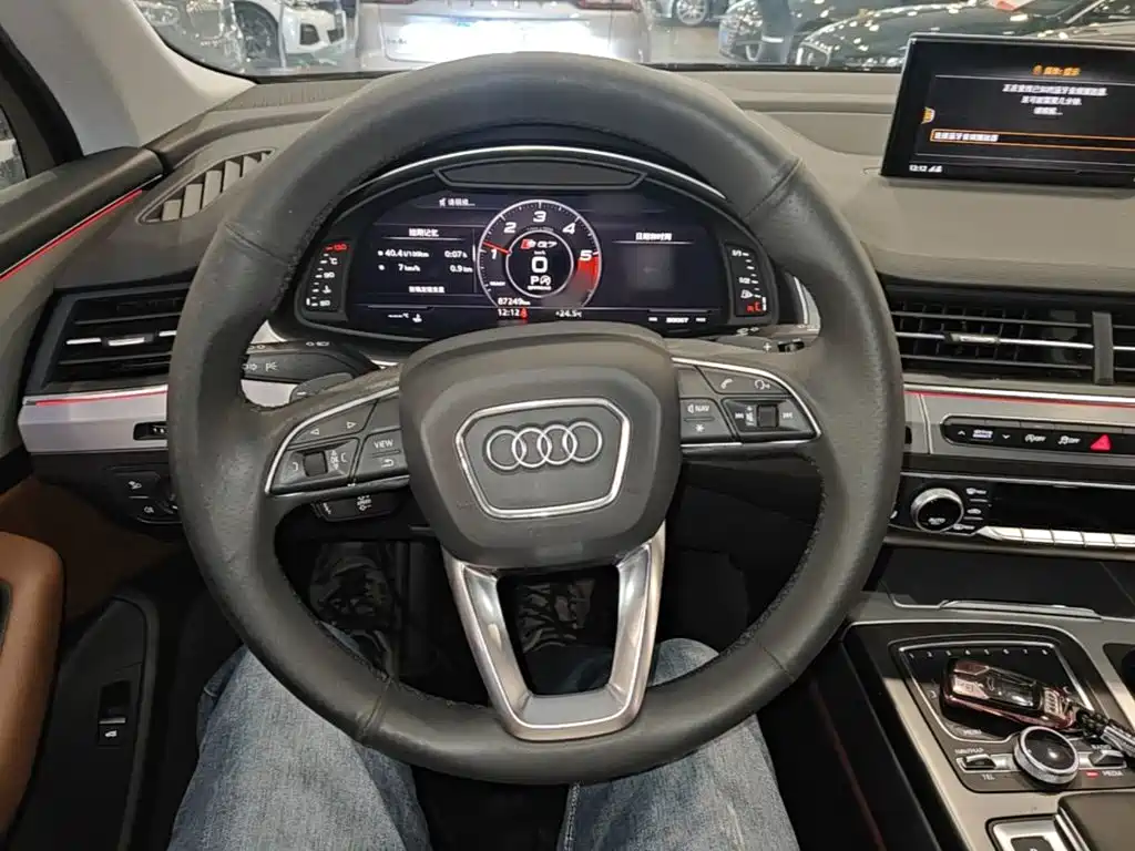 Audi Q7 2019 — фото 11