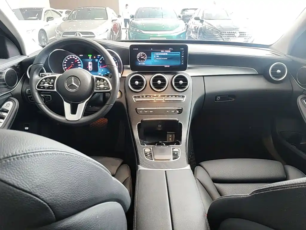Mercedes-Benz C-Class 2019 — фото 10
