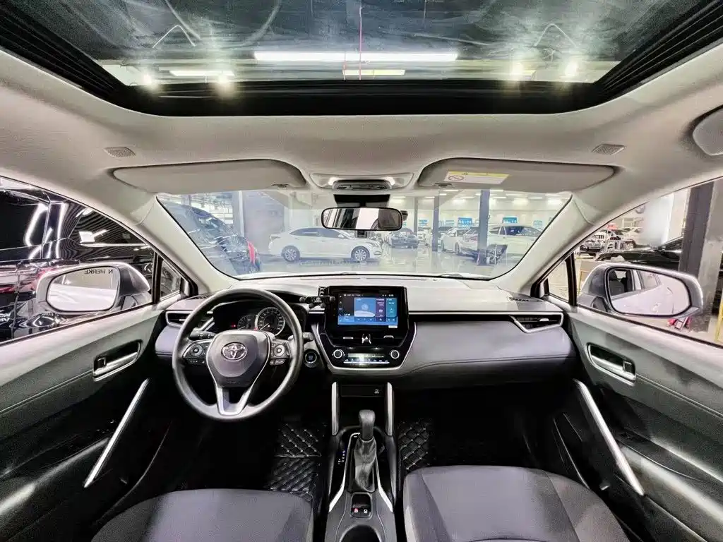 Toyota Corolla Cross 2022 — фото 10