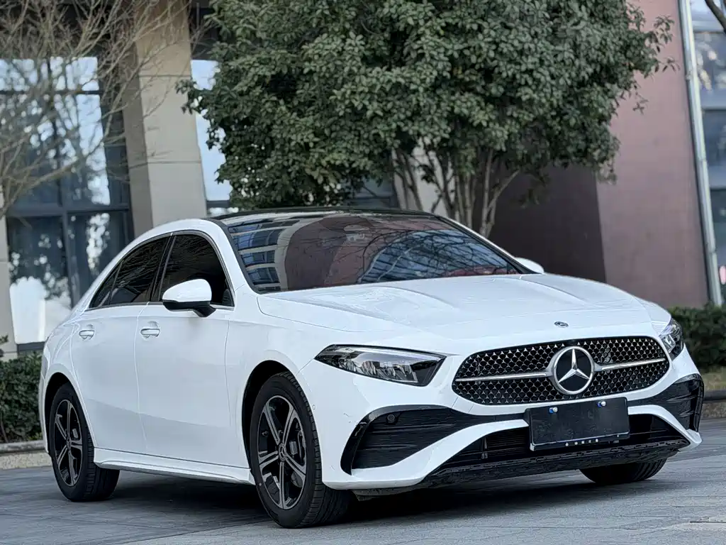 Mercedes-Benz A-Class 2025 — фото 3