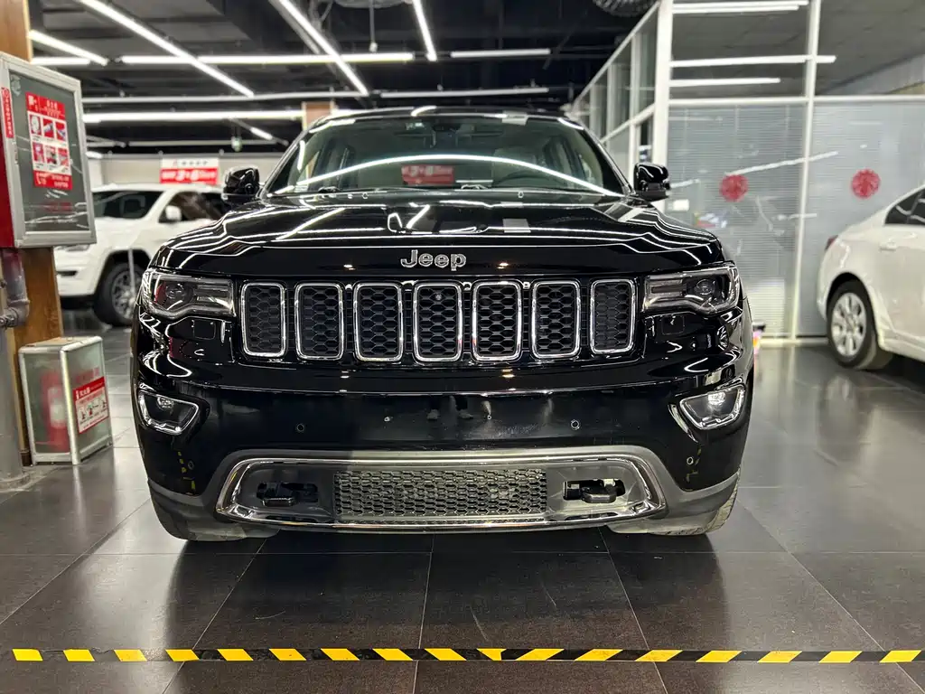 Jeep Grand Cherokee 2018 — фото 2