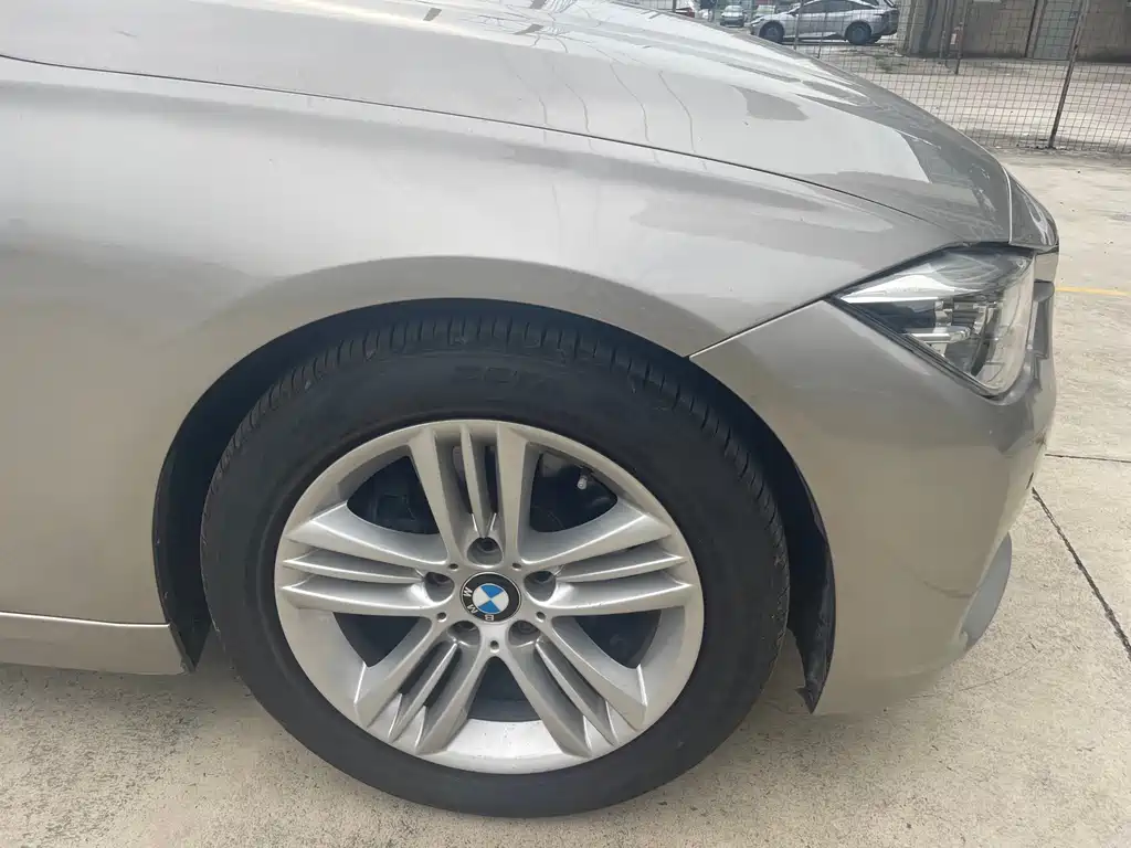 BMW 3 Series 2017 — фото 13