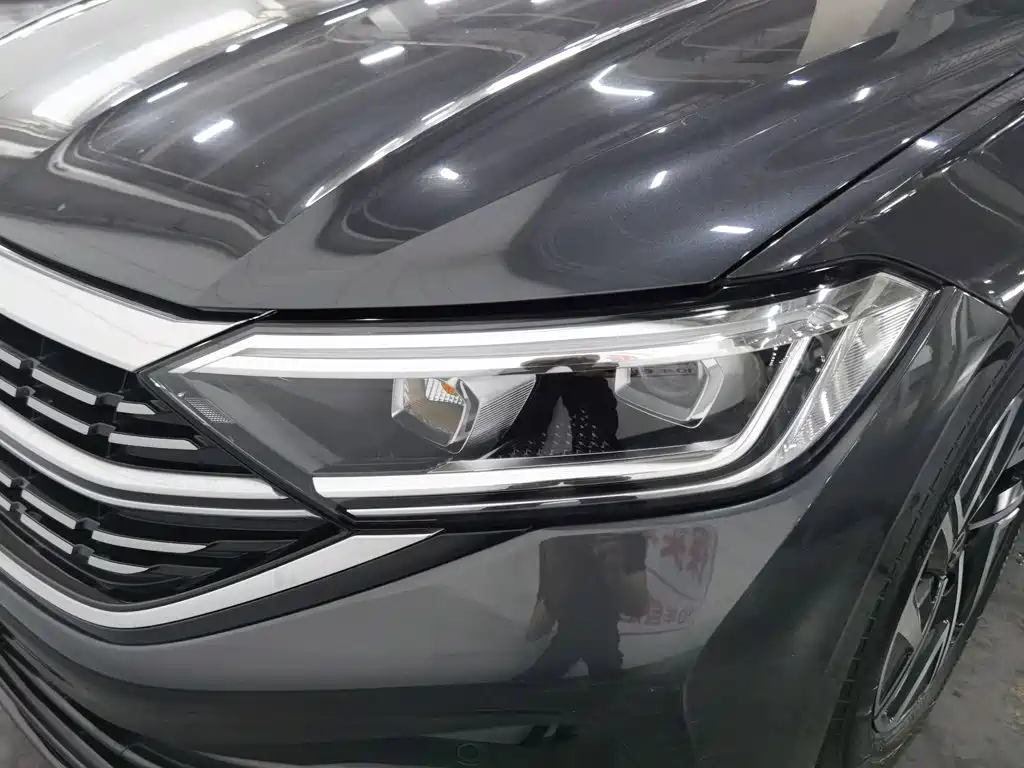Volkswagen Sagitar 2022