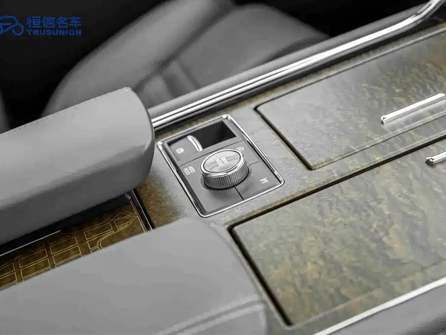 Lincoln Navigator 2024 — фото 19