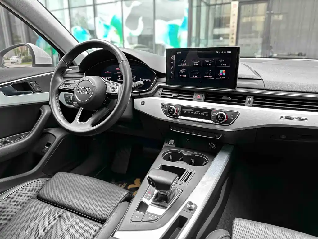 Audi A4L 2020 — фото 27