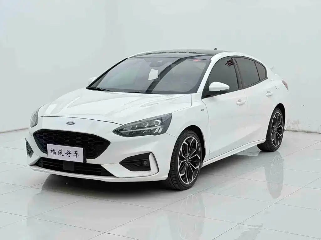 Ford Focus 2020 — фото 1