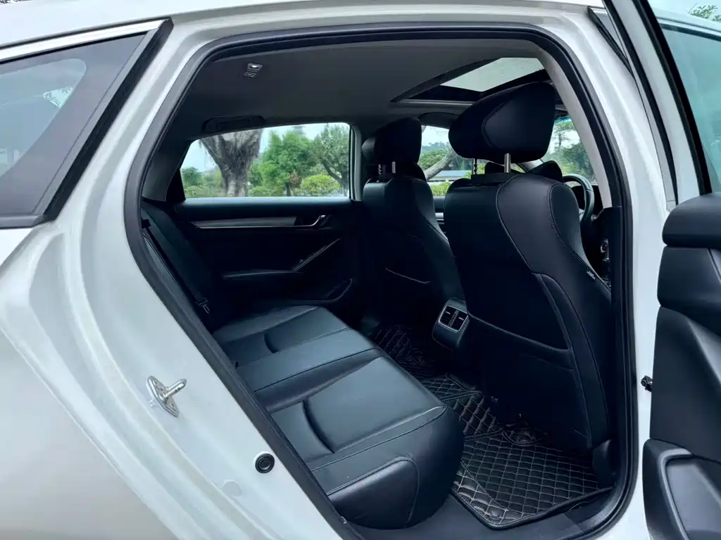 Honda Accord 2020 — фото 12