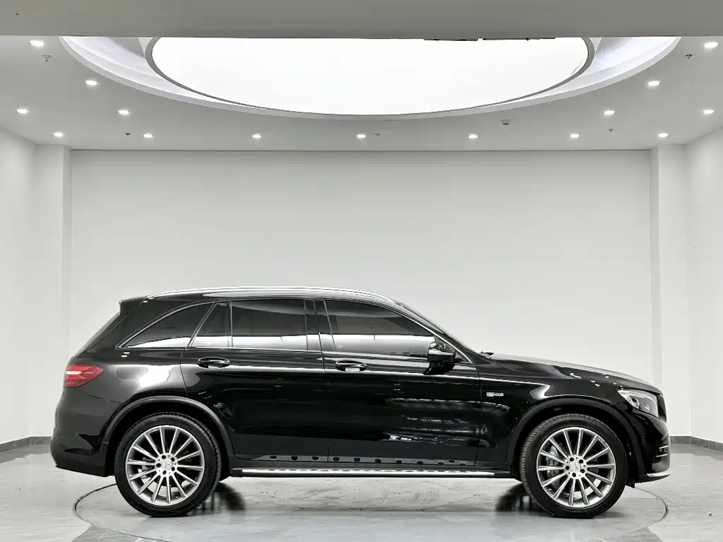 Mercedes-Benz GLC AMG 2019 — фото 12