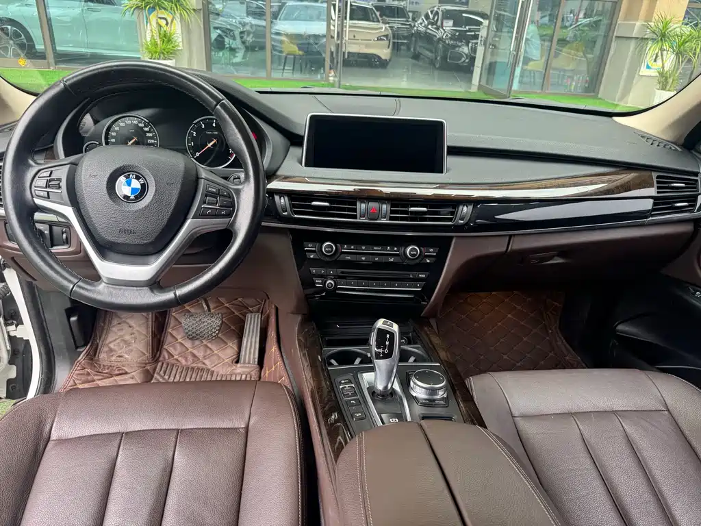 BMW X5 2018 — фото 8