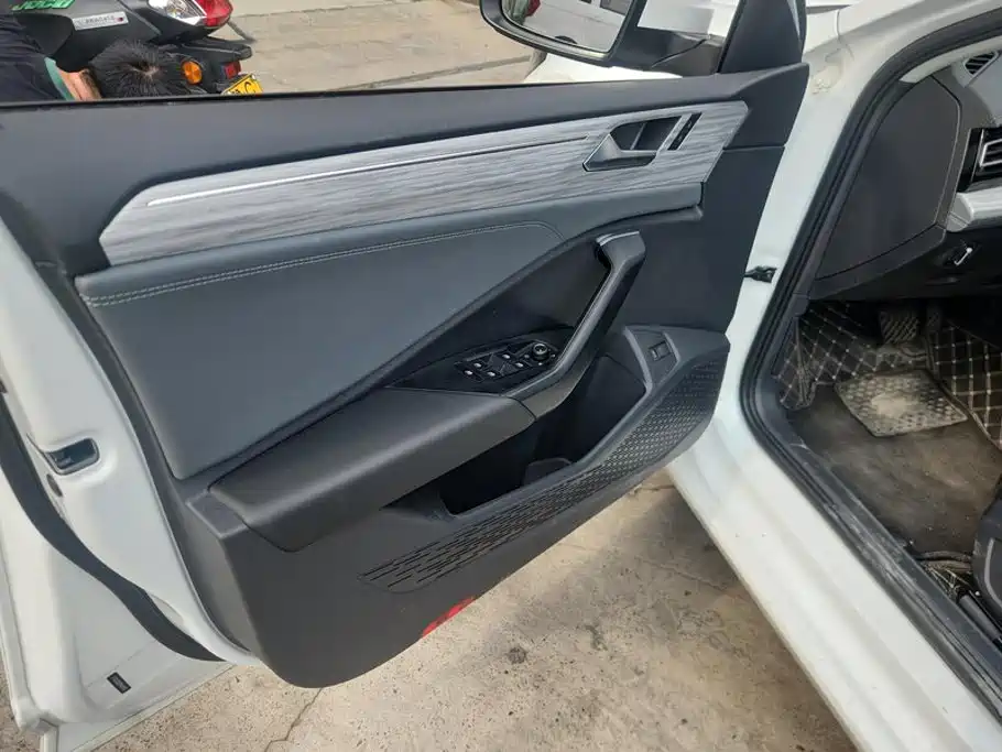 Volkswagen Sagitar 2023