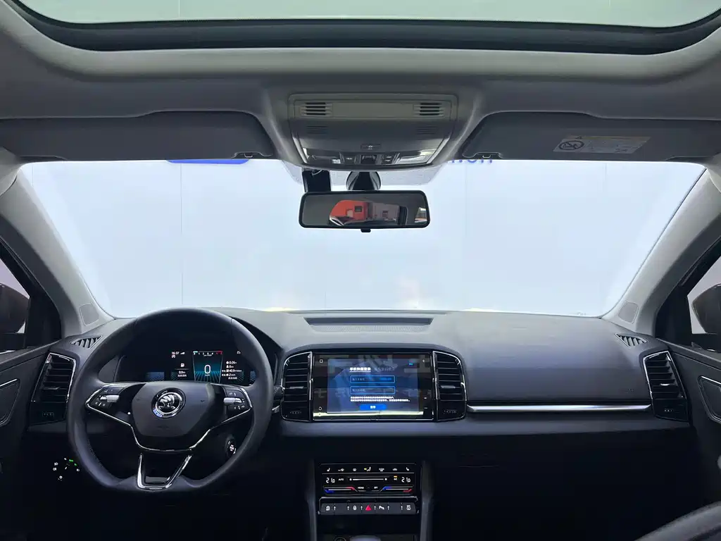 Skoda Karoq 2023 — фото 14