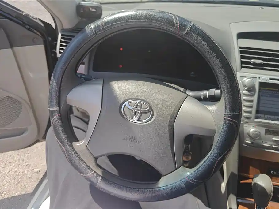 Toyota Camry 2013 — фото 15