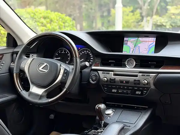 Lexus ES 2013
