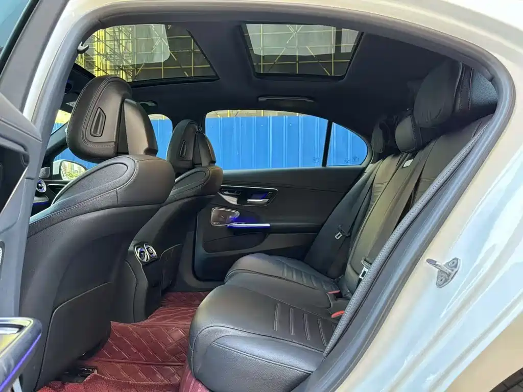 Mercedes-Benz C-Class 2023 — фото 6