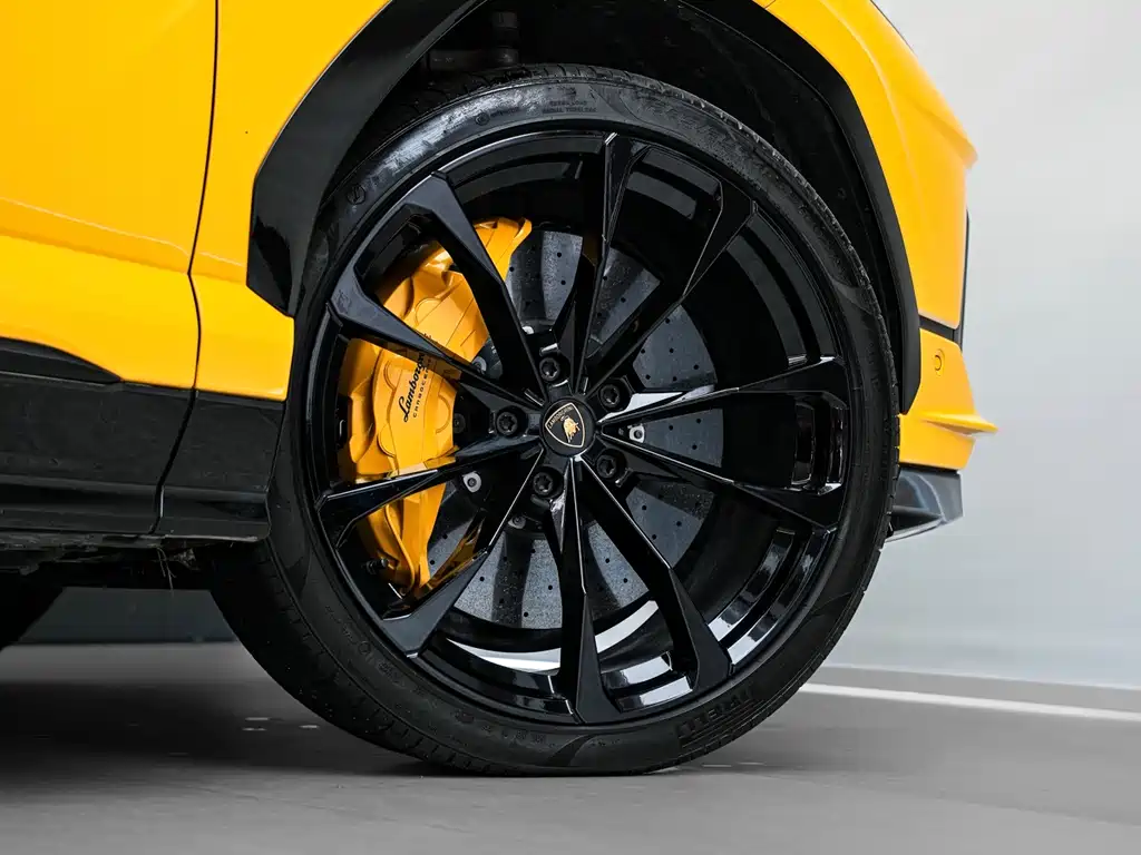 Lamborghini Urus 2023 — фото 4