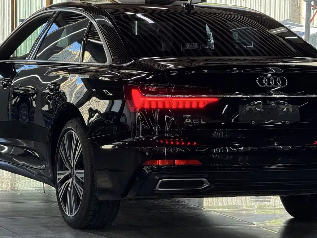 Audi A6L 2022