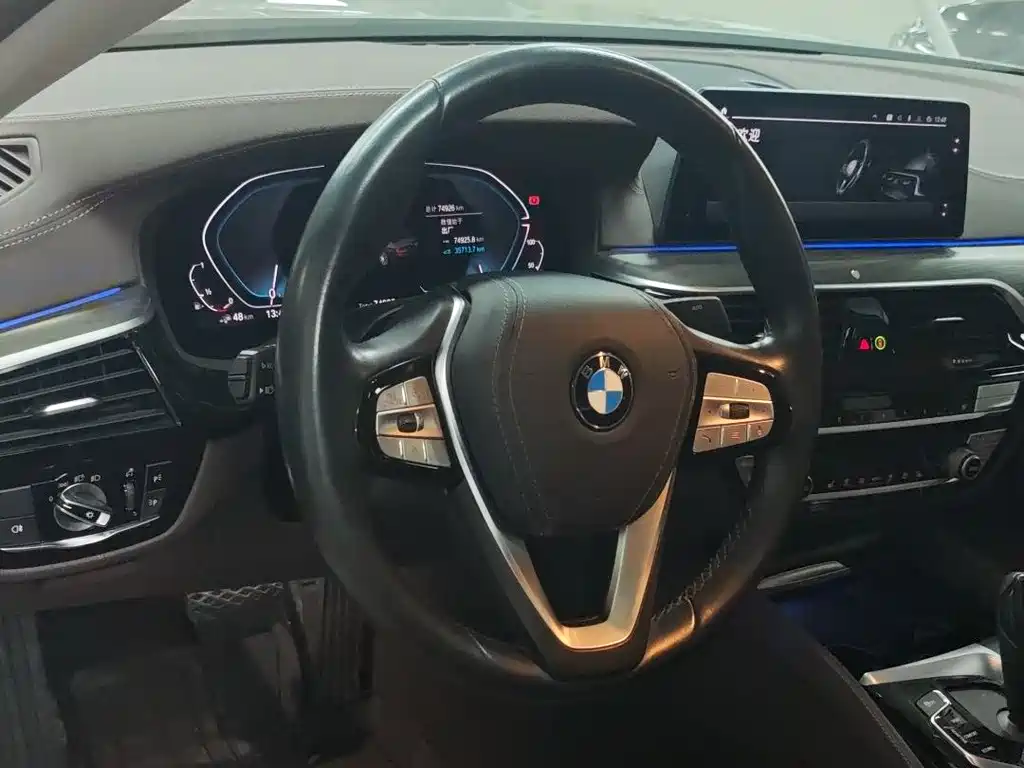 BMW 5 Series New Energy 2019 — фото 18
