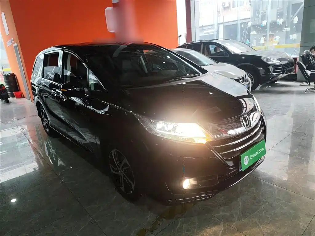 Honda Odyssey 2018 — фото 22