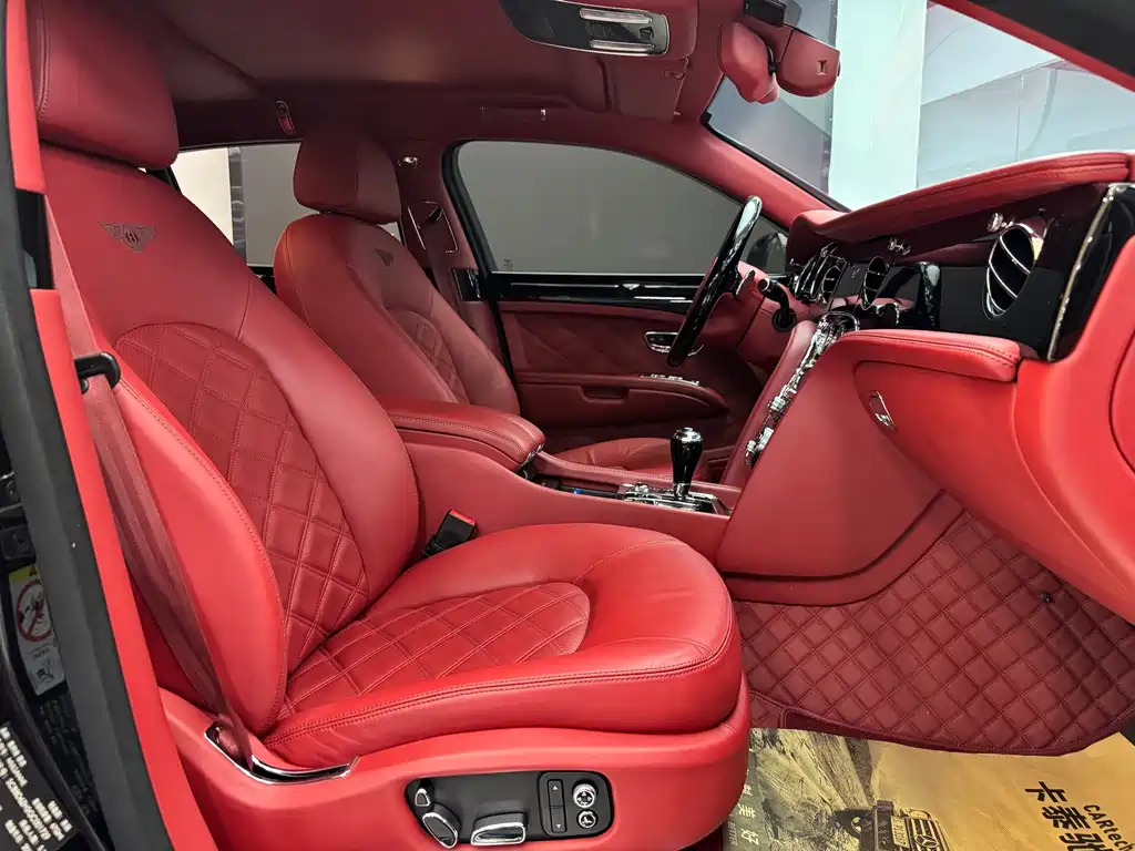 Bentley Mulsanne 2018 — фото 13