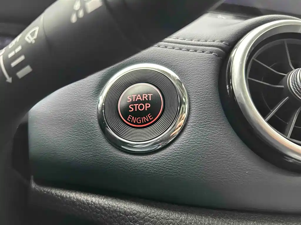 Nissan X-Trail 2025